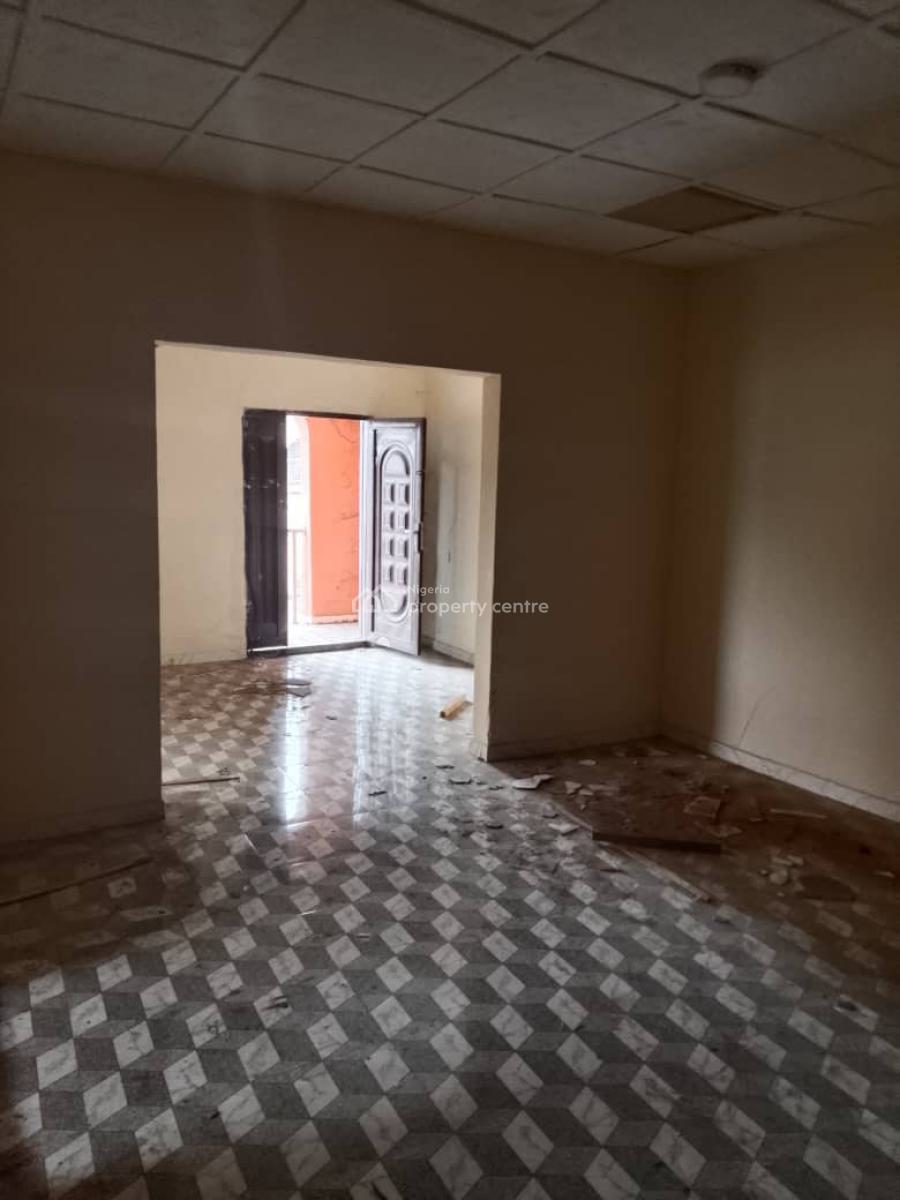 Clean 3 Bedrooms Flat / Apartment, Unilag Estate, Gra Phase 1, Magodo, Lagos, Flat / Apartment for Rent