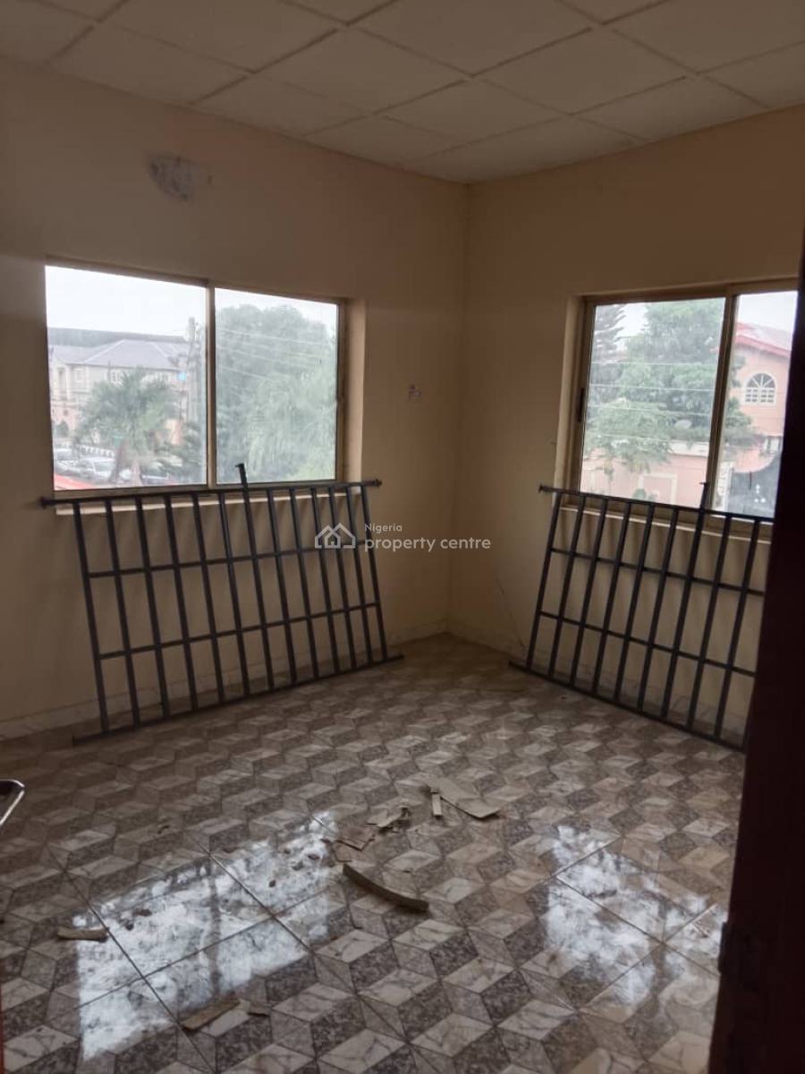 Clean 3 Bedrooms Flat / Apartment, Unilag Estate, Gra Phase 1, Magodo, Lagos, Flat / Apartment for Rent