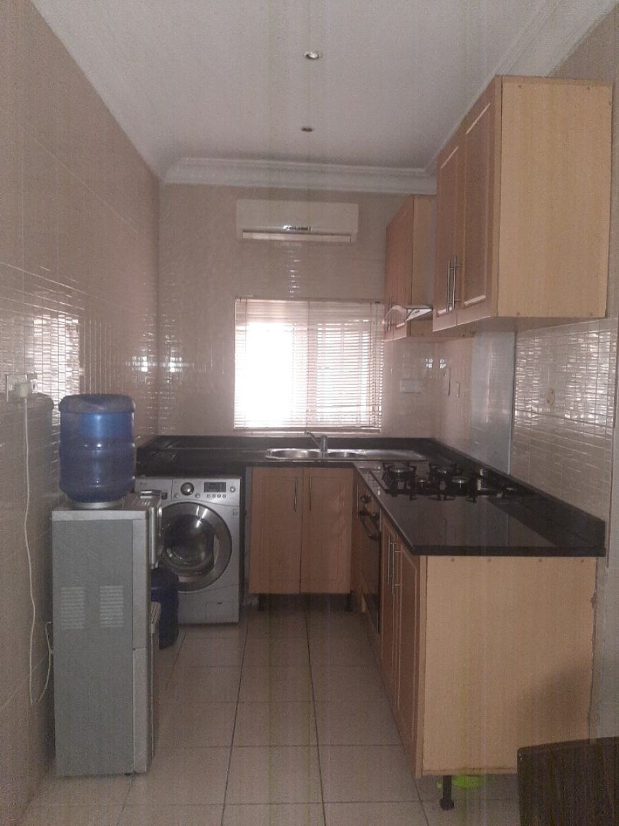 Furnished and Serviced 2 Bedroom En-suite Flat with Fitted Kitchen, Lekki Phase 1, Lekki, Lagos, Flat / Apartment for Rent