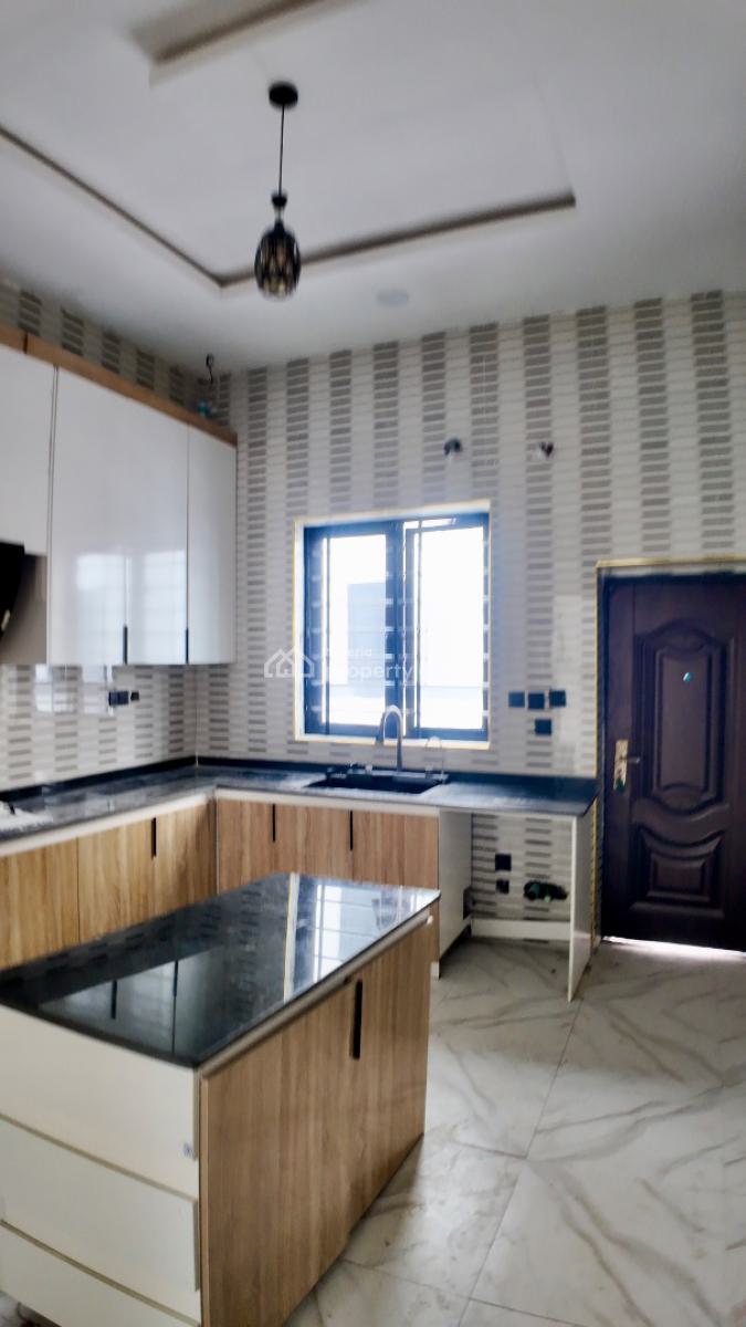 Well Planned & Spacious 5 Bedroom Duplex with Bq, Sangotedo, Ajah, Lagos, Detached Duplex for Sale