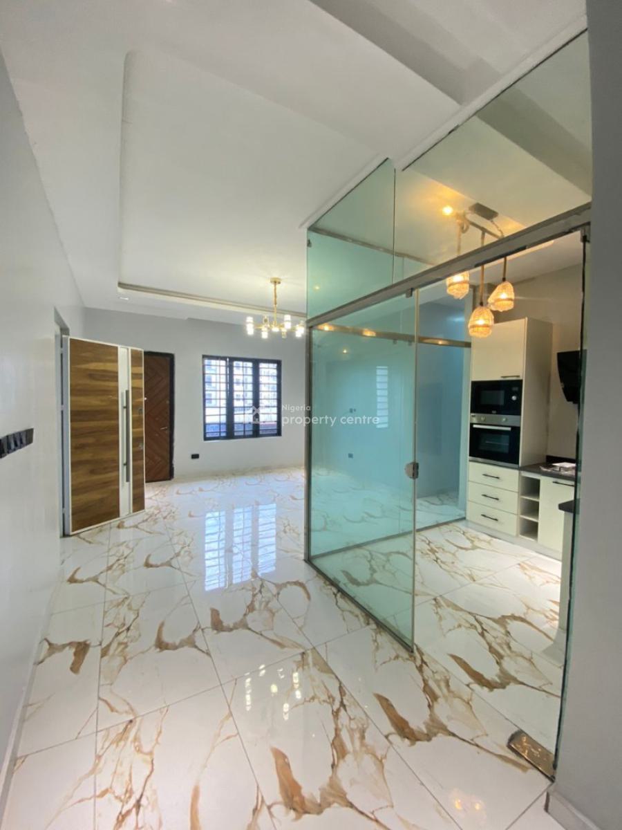 Lovely 2 Bedroom Apartment in an Estate, Lekki Phase 1, Lekki, Lagos, Flat / Apartment for Sale