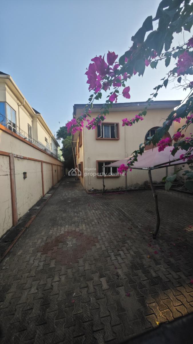 Spacious 4 Bedrooms Semi Detached House Plus 2 Rooms Bq, Lekki Phase 1, Lekki, Lagos, Semi-detached Duplex for Rent