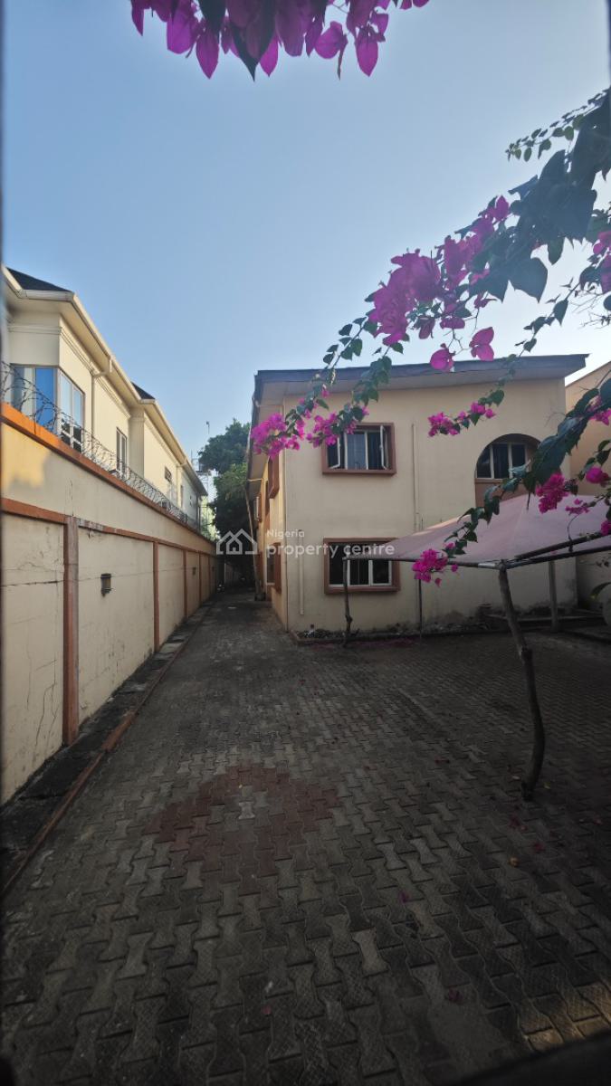 Spacious 4 Bedrooms Semi Detached House Plus 2 Rooms Bq, Lekki Phase 1, Lekki, Lagos, Semi-detached Duplex for Rent