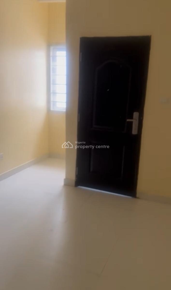Exquisite 3 Bedroom Terrace Duplex with Bq, Lafiaji, Lekki, Lagos, Terraced Duplex for Rent