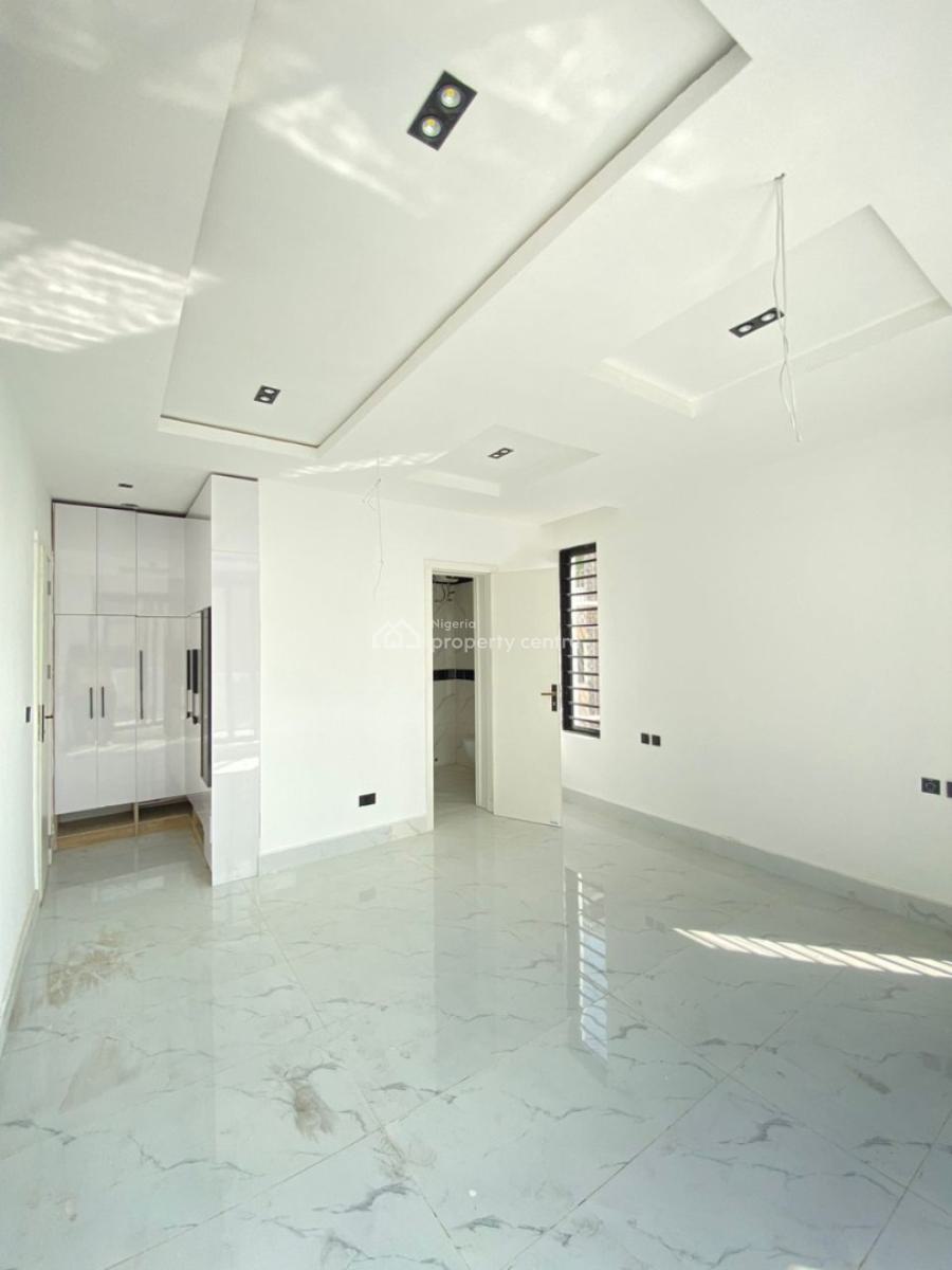 Luxury 2 Bedroom Apartment, Lekki Phase 1, Lekki, Lagos, Flat / Apartment for Sale