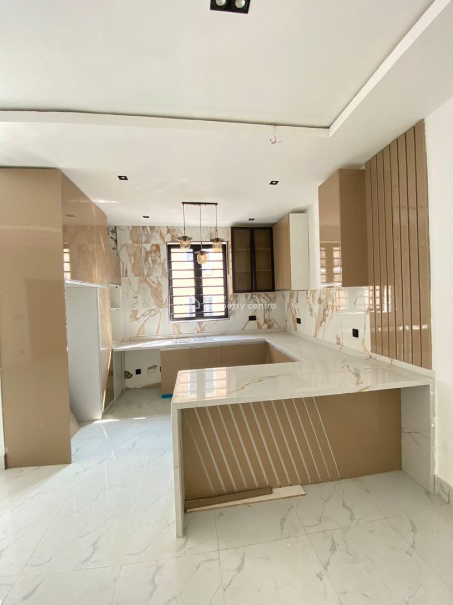 Luxury 2 Bedroom Apartment, Lekki Phase 1, Lekki, Lagos, Flat / Apartment for Sale