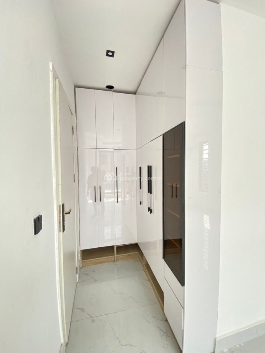 Luxury 2 Bedroom Apartment, Lekki Phase 1, Lekki, Lagos, Flat / Apartment for Sale