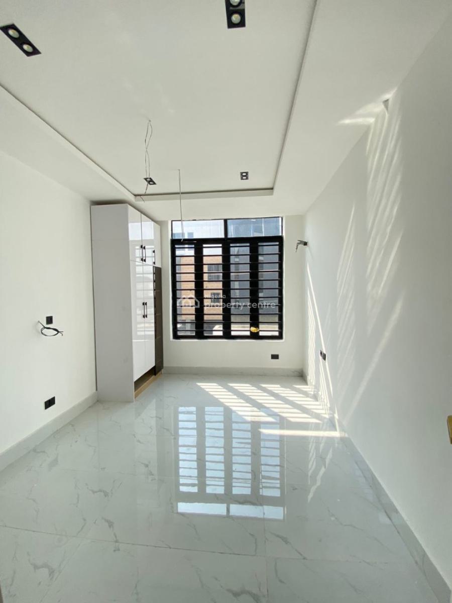 Luxury 2 Bedroom Apartment, Lekki Phase 1, Lekki, Lagos, Flat / Apartment for Sale