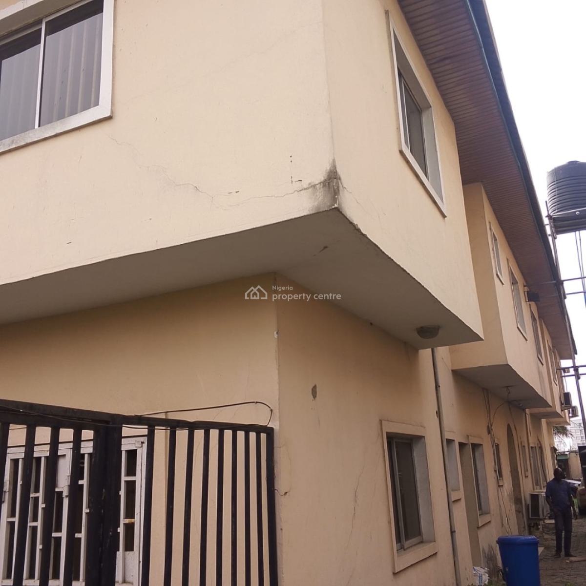 Luxury 4units of  3bedrooms Terraced Duplex, Lekki Phase 1, Lekki, Lagos, Commercial Property for Sale