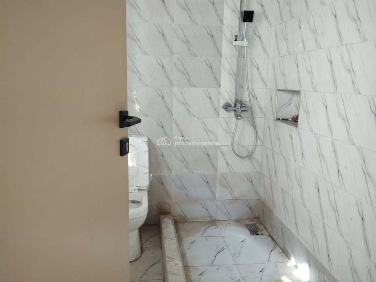 Luxurious 3 Bedrooms Serviced Flat, Tarred Access Road, Area1 , Serene Neighborhood, Garki, Abuja, Flat / Apartment for Rent