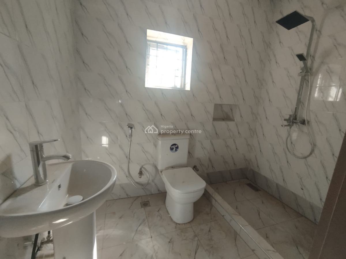 Luxurious 3 Bedrooms Serviced Flat, Tarred Access Road, Area1 , Serene Neighborhood, Garki, Abuja, Flat / Apartment for Rent
