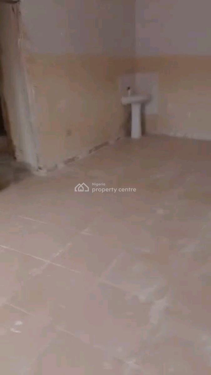 Standard and Spacious 2 Bedroom Flat, Abule Ijesha, Abule Ijesha, Yaba, Lagos, Flat / Apartment for Rent