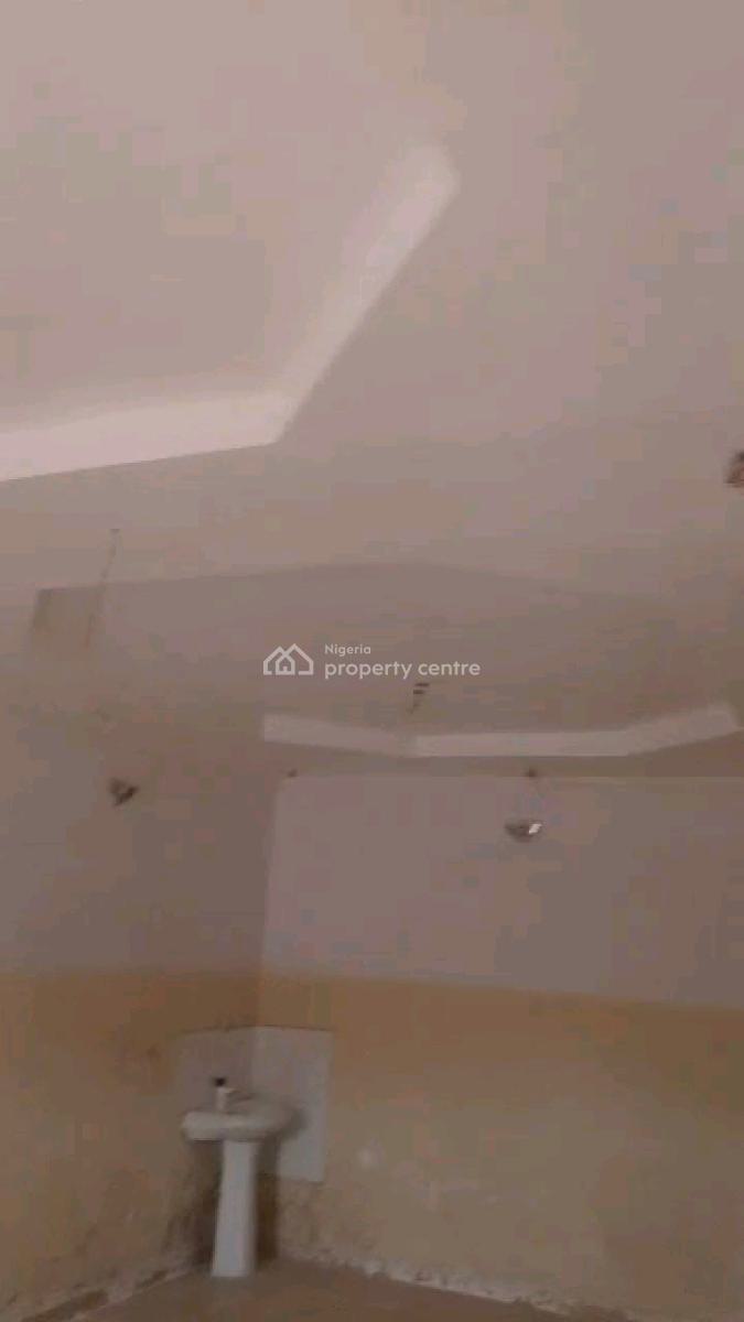 Standard and Spacious 2 Bedroom Flat, Abule Ijesha, Abule Ijesha, Yaba, Lagos, Flat / Apartment for Rent