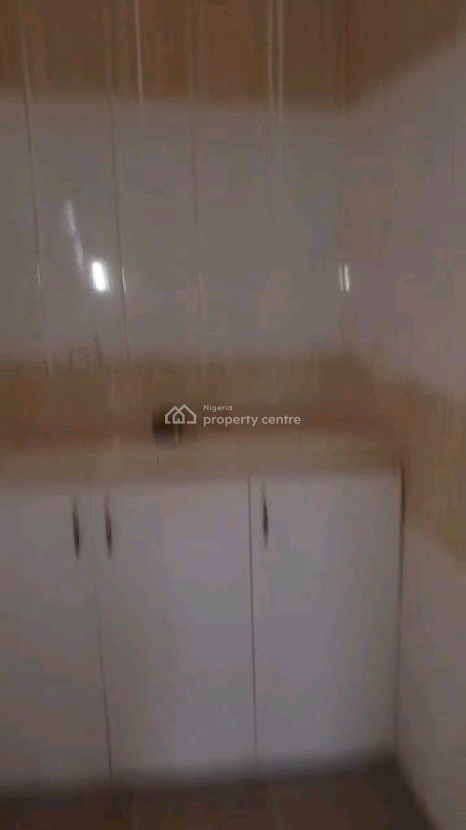 Standard and Spacious 2 Bedroom Flat, Abule Ijesha, Abule Ijesha, Yaba, Lagos, Flat / Apartment for Rent