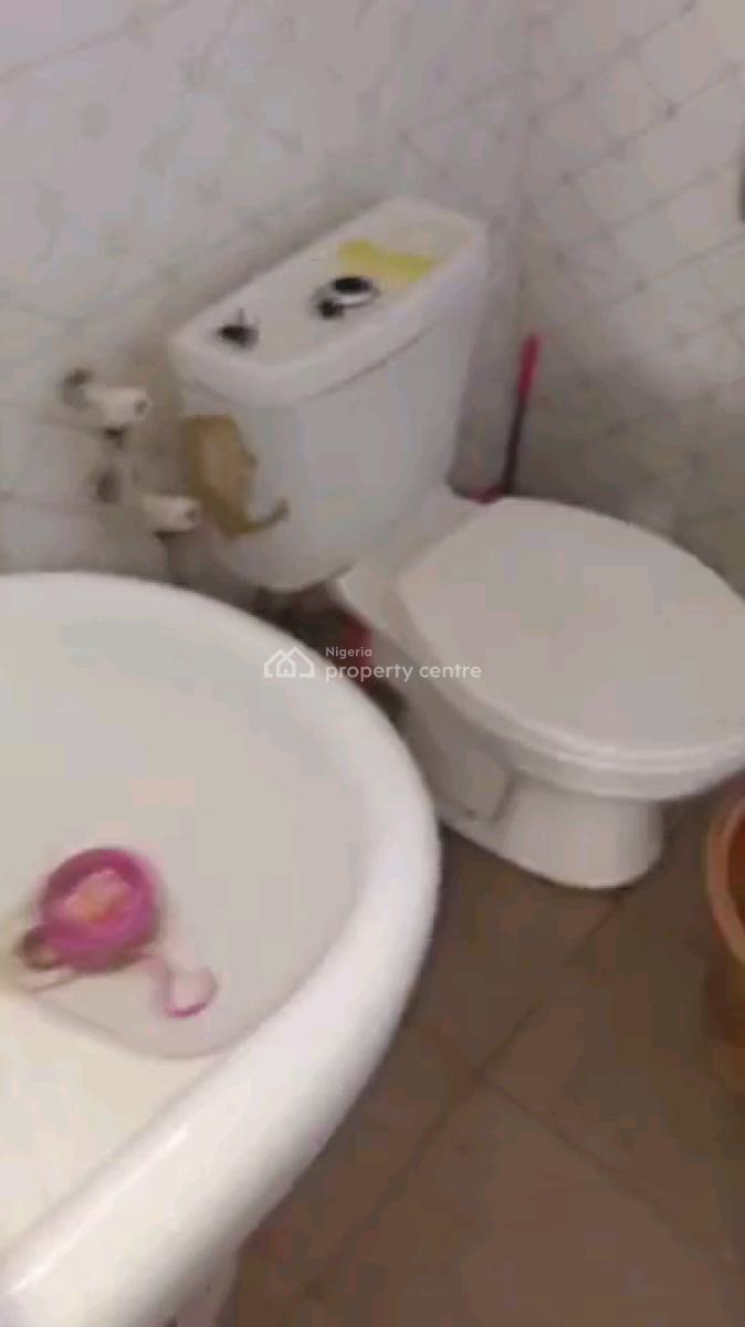 Standard and Spacious Mini Flat, Adekunle, Adekunle, Yaba, Lagos, Mini Flat (room and Parlour) for Rent