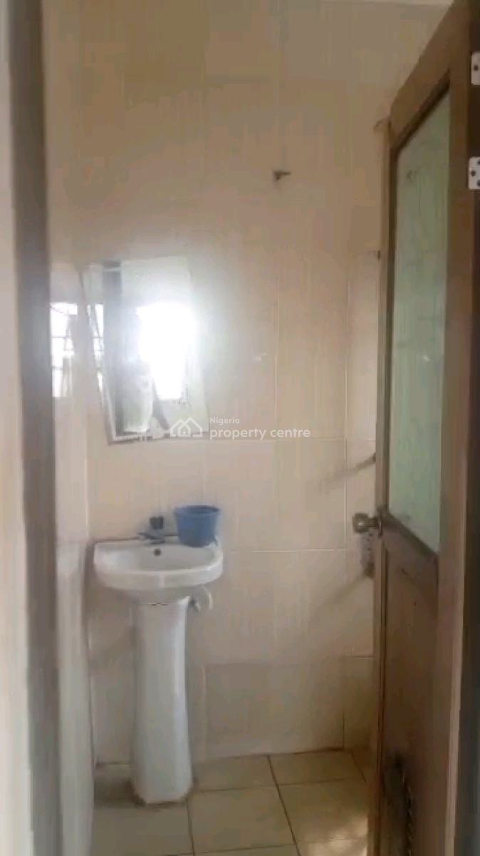 Standard 2 Bedroom Flat with 3 Toilets N Bath, Arowolo Street, Iwaya, Yaba, Lagos, Flat / Apartment for Rent