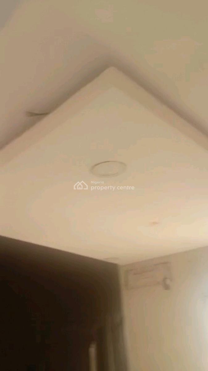 Standard 2 Bedroom Flat with 3 Toilets N Bath, Arowolo Street, Iwaya, Yaba, Lagos, Flat / Apartment for Rent