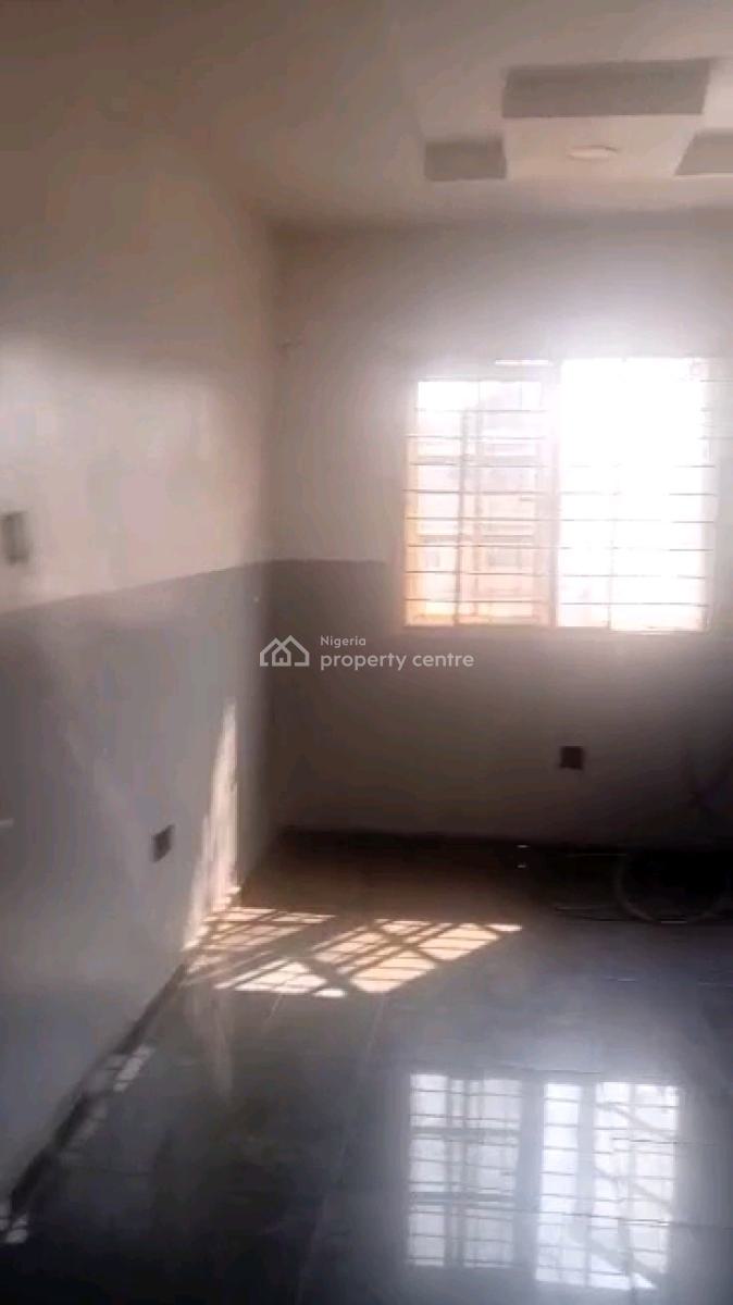 Standard 2 Bedroom Flat with 3 Toilets N Bath, Arowolo Street, Iwaya, Yaba, Lagos, Flat / Apartment for Rent