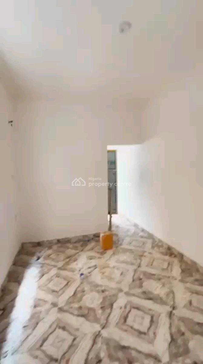 Standard and Spacious, Morocco, Yaba, Lagos, Mini Flat (room and Parlour) for Rent