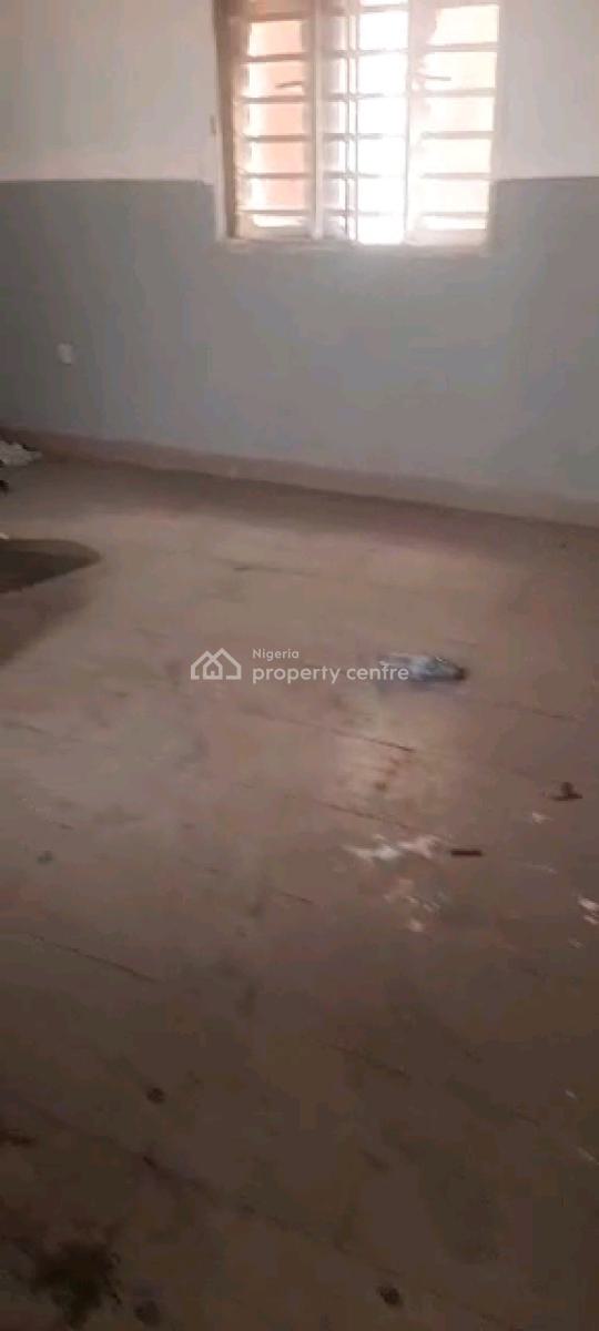 Standard and Spacious Mini Flat, Adekunle, Adekunle, Yaba, Lagos, Mini Flat (room and Parlour) for Rent