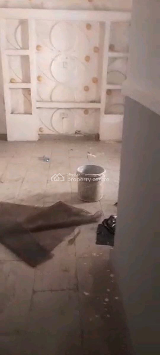 Standard and Spacious Mini Flat, Adekunle, Adekunle, Yaba, Lagos, Mini Flat (room and Parlour) for Rent