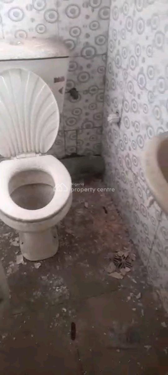 Standard and Spacious Mini Flat, Adekunle, Adekunle, Yaba, Lagos, Mini Flat (room and Parlour) for Rent