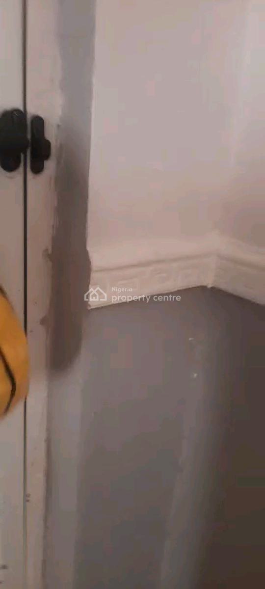 Standard and Spacious Mini Flat, Adekunle, Adekunle, Yaba, Lagos, Mini Flat (room and Parlour) for Rent