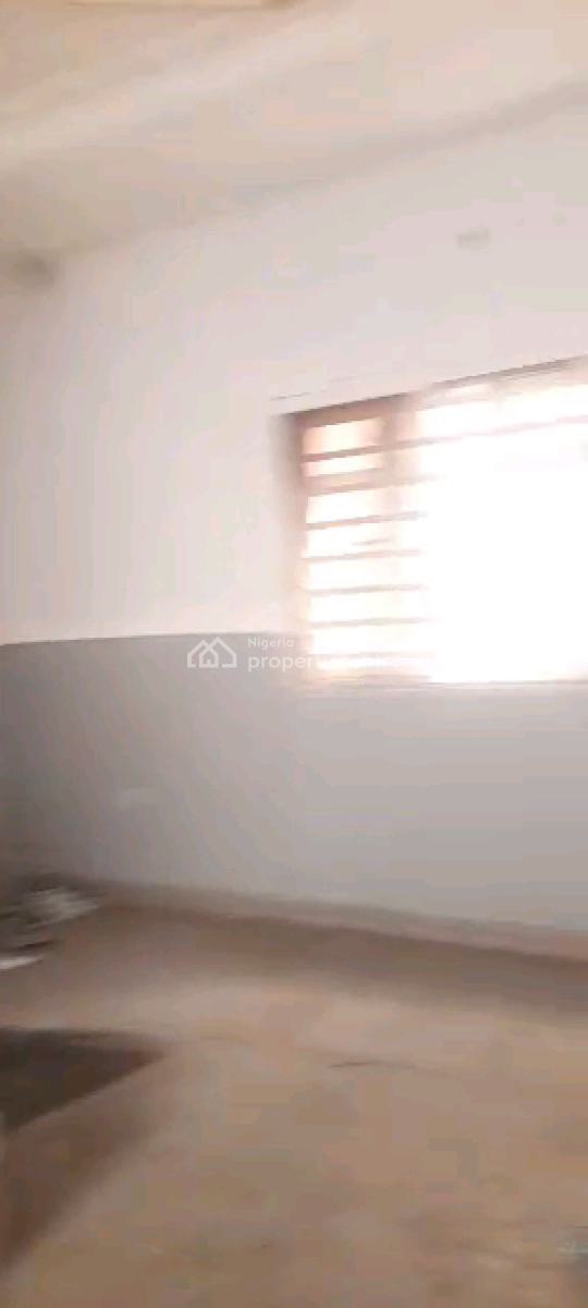 Standard and Spacious Mini Flat, Adekunle, Adekunle, Yaba, Lagos, Mini Flat (room and Parlour) for Rent