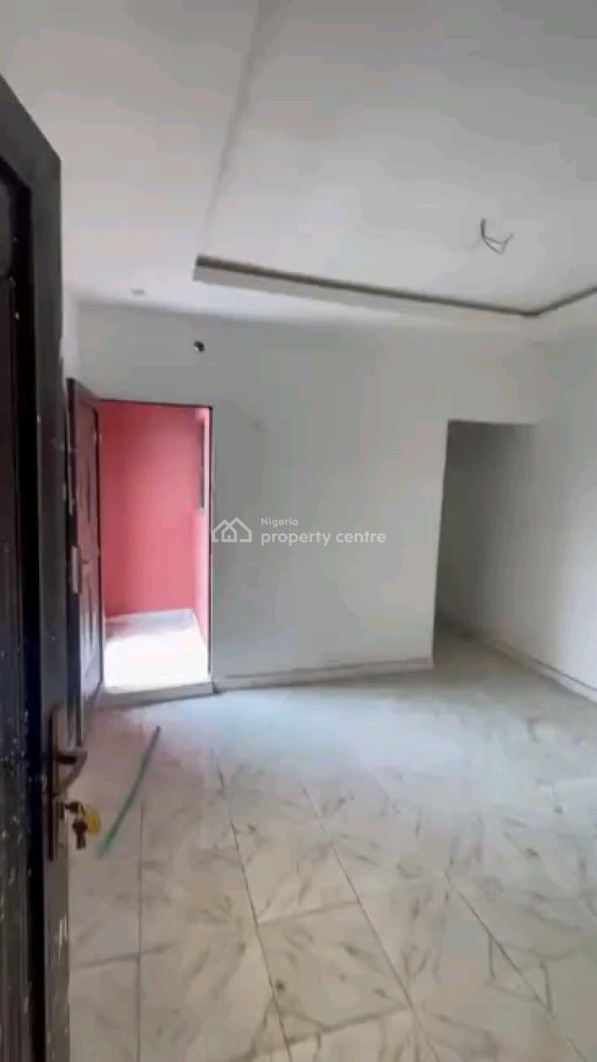 Standard and Spacious 2 Bedroom Flat, Somolu, Shomolu, Lagos, Flat / Apartment for Rent