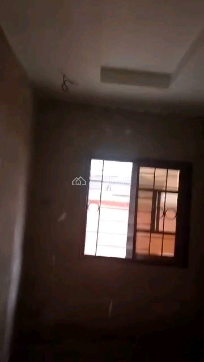 Newly Renovated 2 Bedrooms Flat Apartment 2toilets / 2bathrooms, Abule Ijesha, Yaba, Lagos, Flat / Apartment for Rent