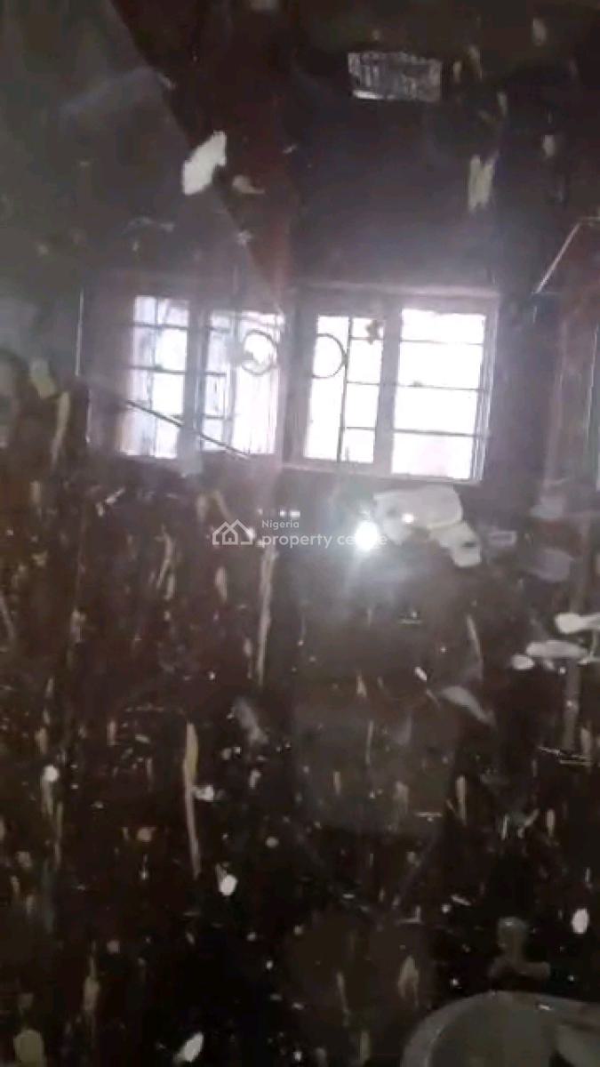 Newly Renovated 2 Bedrooms Flat Apartment 2toilets / 2bathrooms, Abule Ijesha, Yaba, Lagos, Flat / Apartment for Rent