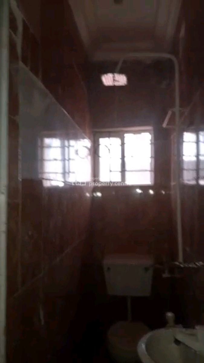 Newly Renovated 2 Bedrooms Flat Apartment 2toilets / 2bathrooms, Abule Ijesha, Yaba, Lagos, Flat / Apartment for Rent