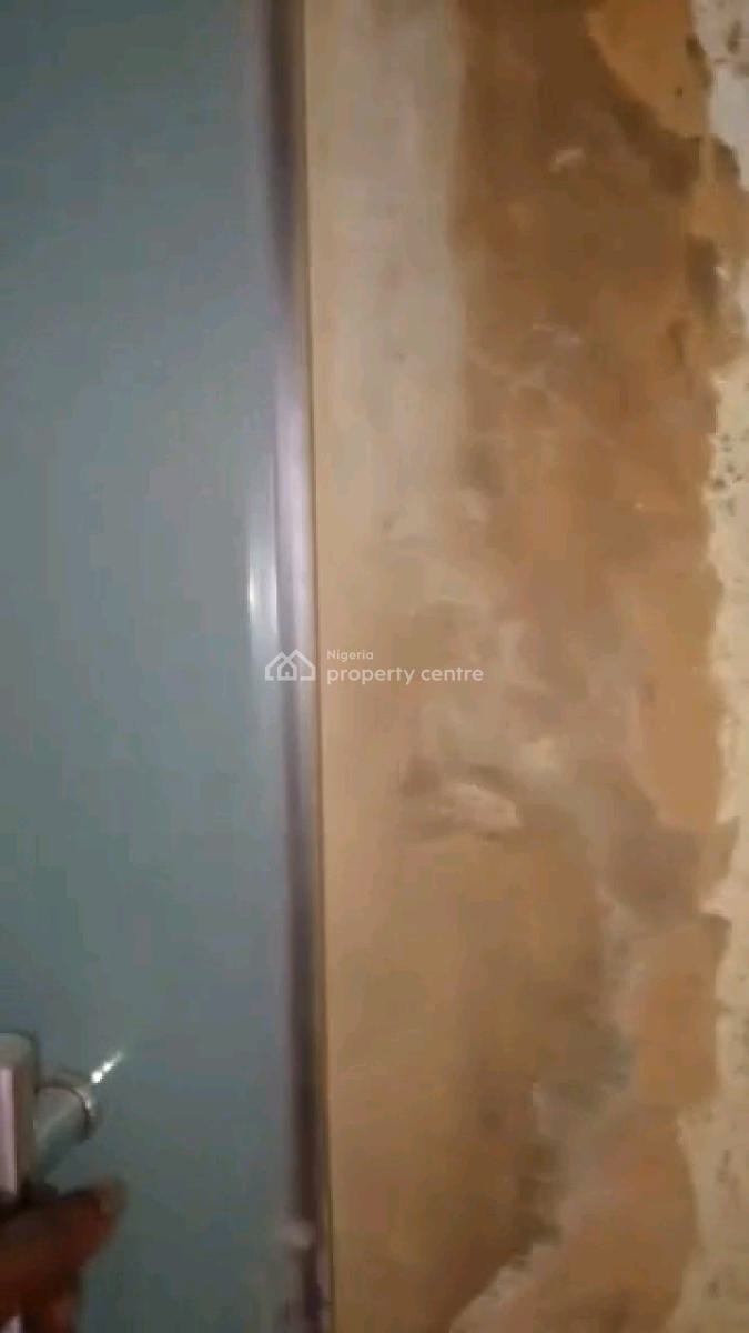 Newly Renovated 2 Bedrooms Flat Apartment 2toilets / 2bathrooms, Abule Ijesha, Yaba, Lagos, Flat / Apartment for Rent