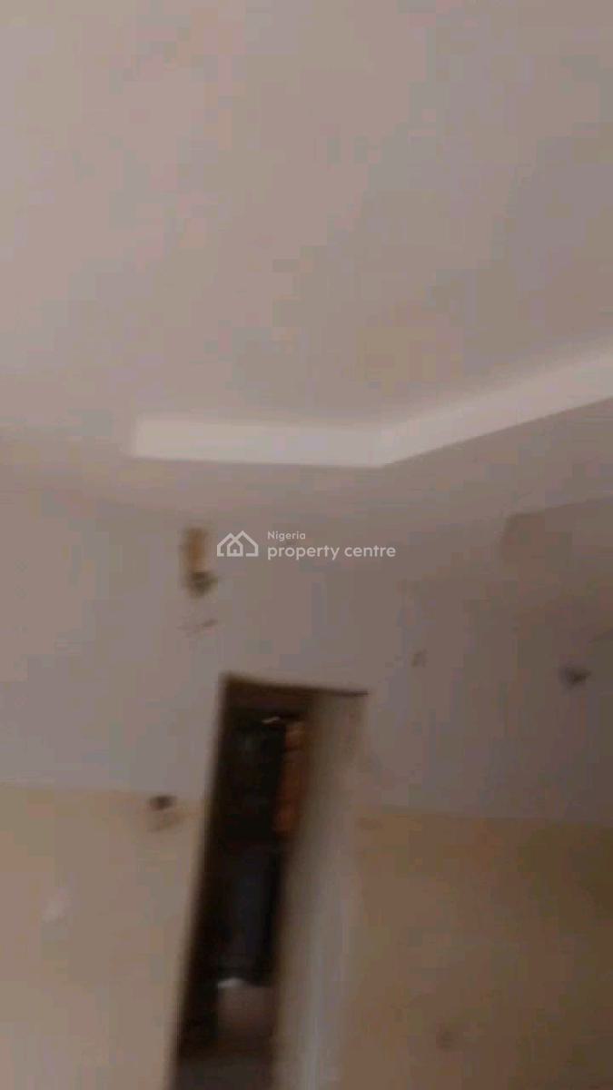 Newly Renovated 2 Bedrooms Flat Apartment 2toilets / 2bathrooms, Abule Ijesha, Yaba, Lagos, Flat / Apartment for Rent