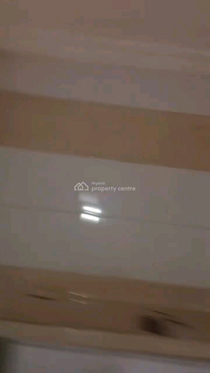 Newly Renovated 2 Bedrooms Flat Apartment 2toilets / 2bathrooms, Abule Ijesha, Yaba, Lagos, Flat / Apartment for Rent