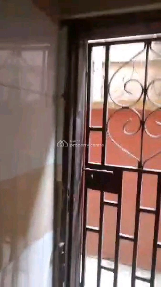 Newly Renovated 2 Bedrooms Flat Apartment 2toilets / 2bathrooms, Abule Ijesha, Yaba, Lagos, Flat / Apartment for Rent