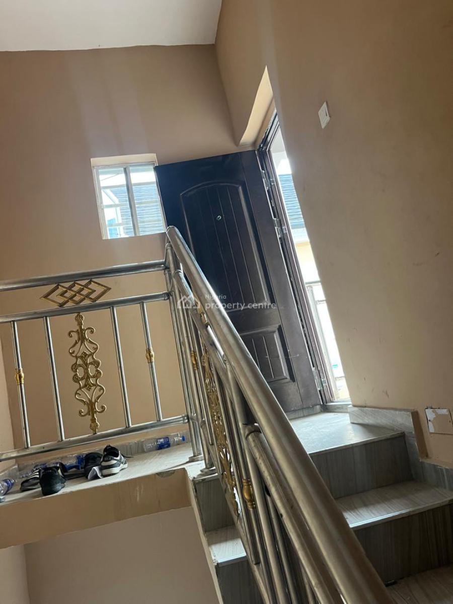 Spacious 3 Bedroom Flat Upstairs, Sangotedo, Ajah, Lagos, Flat / Apartment for Rent