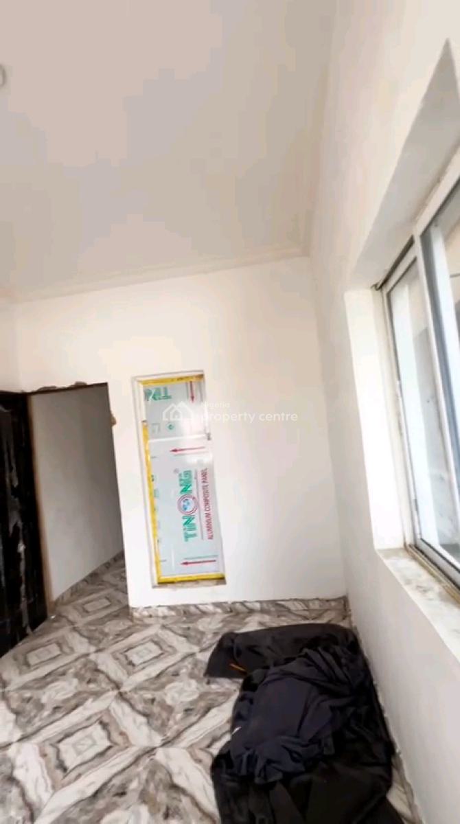 a Decent and Standard Miniflat, Upstairs with 2t2b, Screeded Walls,, Off Morocco Road, Shomolu, Lagos, Mini Flat (room and Parlour) for Rent