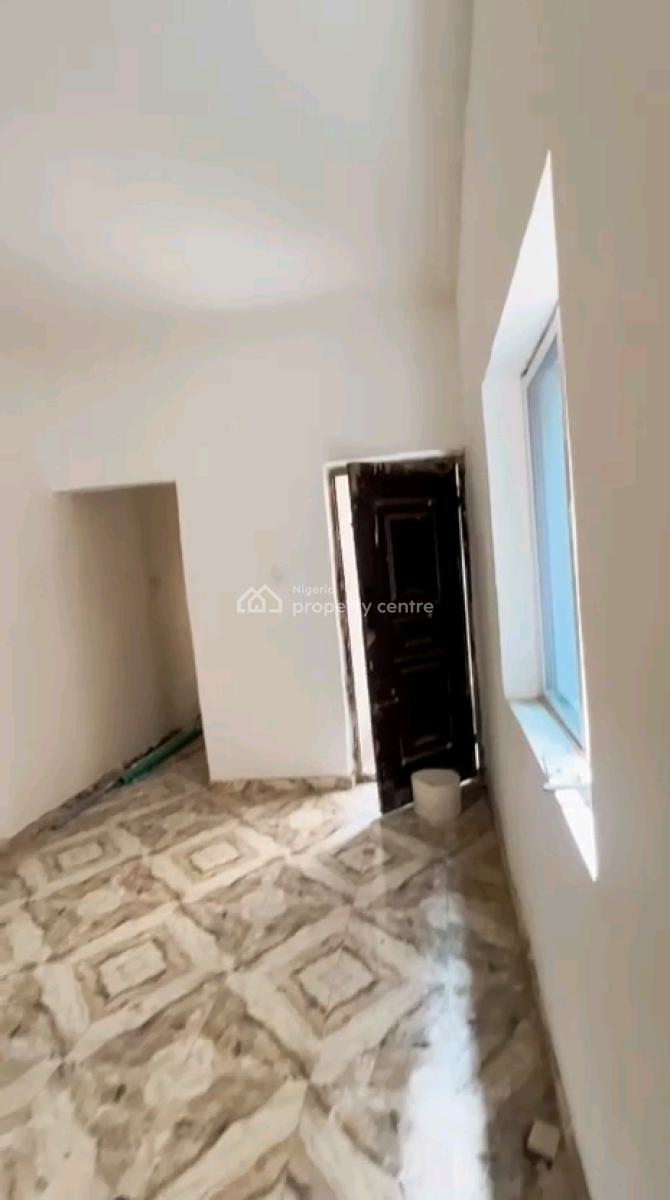 a Decent and Standard Miniflat, Upstairs with 2t2b, Screeded Walls,, Off Morocco Road, Shomolu, Lagos, Mini Flat (room and Parlour) for Rent