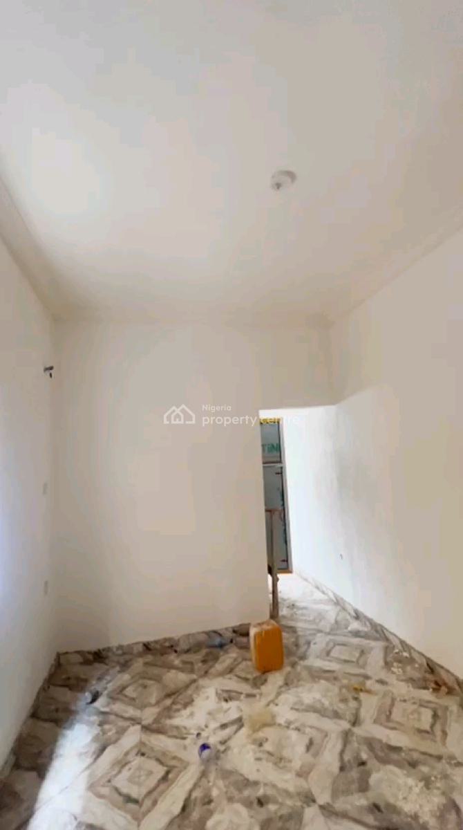 a Decent and Standard Miniflat, Upstairs with 2t2b, Screeded Walls,, Off Morocco Road, Shomolu, Lagos, Mini Flat (room and Parlour) for Rent