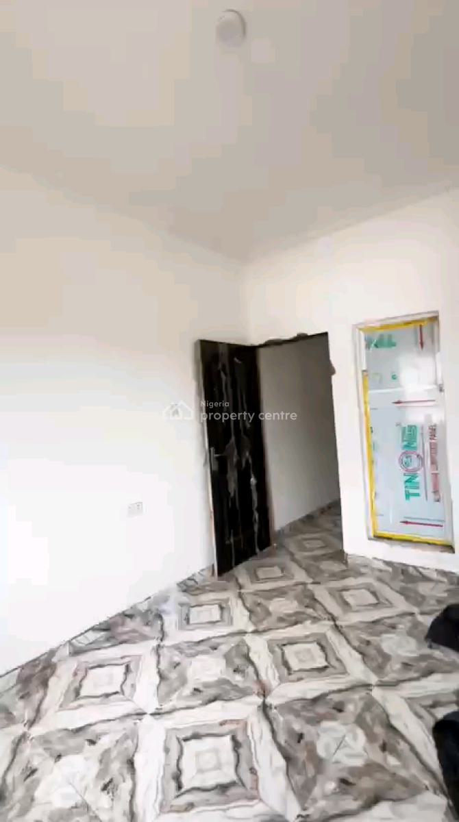 a Decent and Standard Miniflat, Upstairs with 2t2b, Screeded Walls,, Off Morocco Road, Shomolu, Lagos, Mini Flat (room and Parlour) for Rent