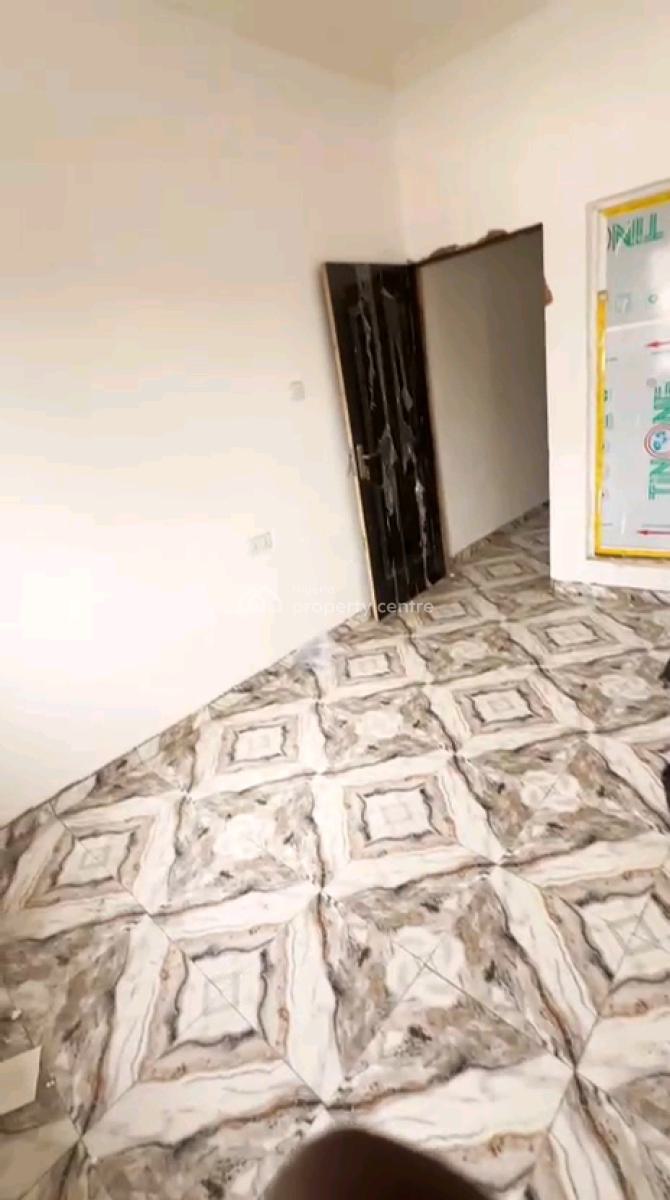 a Decent and Standard Miniflat, Upstairs with 2t2b, Screeded Walls,, Off Morocco Road, Shomolu, Lagos, Mini Flat (room and Parlour) for Rent