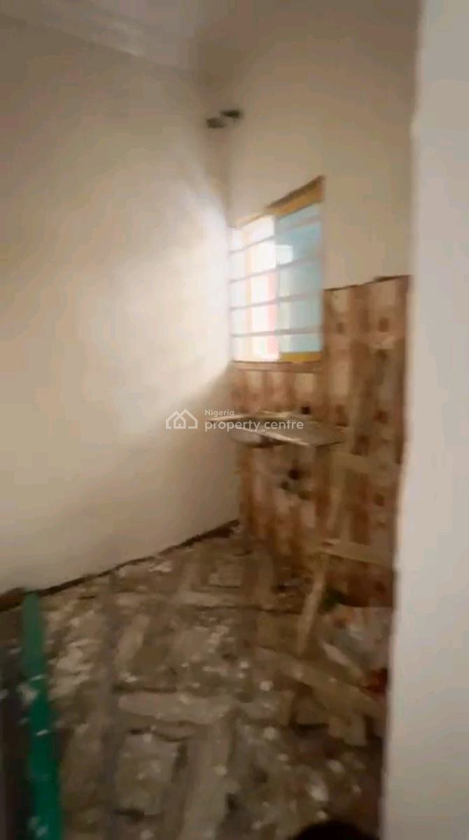 a Decent and Standard Miniflat, Upstairs with 2t2b, Screeded Walls,, Off Morocco Road, Shomolu, Lagos, Mini Flat (room and Parlour) for Rent