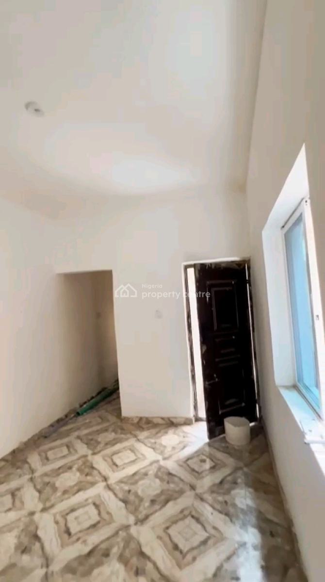 a Decent and Standard Miniflat, Upstairs with 2t2b, Screeded Walls,, Off Morocco Road, Shomolu, Lagos, Mini Flat (room and Parlour) for Rent