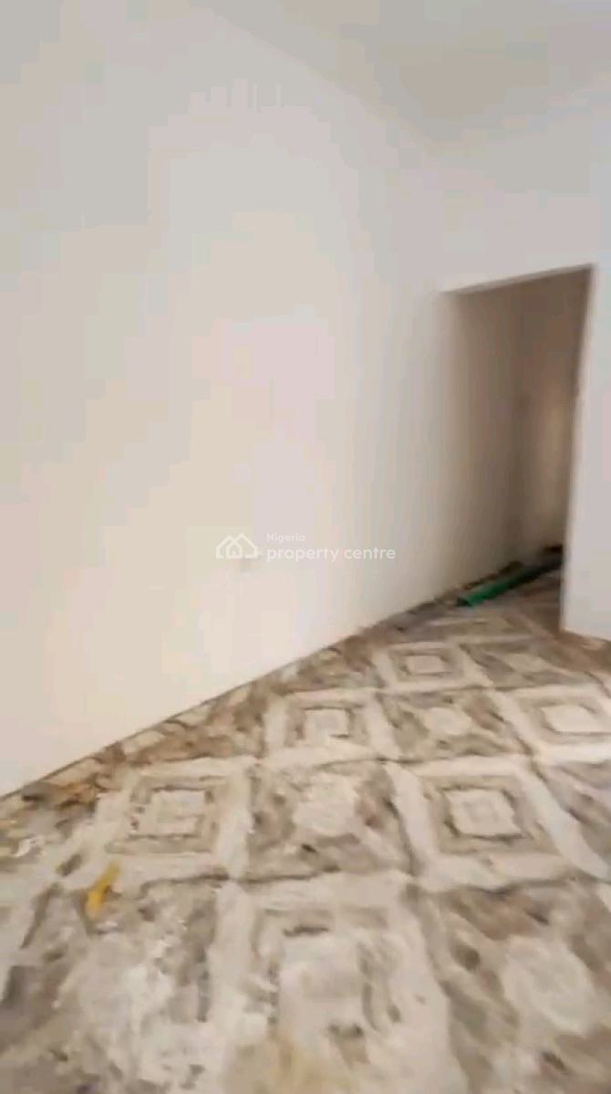 a Decent and Standard Miniflat, Upstairs with 2t2b, Screeded Walls,, Off Morocco Road, Shomolu, Lagos, Mini Flat (room and Parlour) for Rent