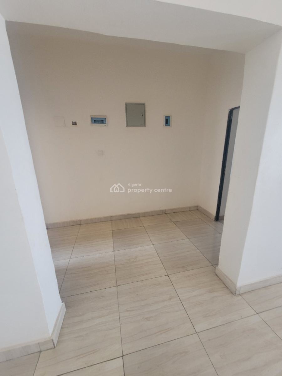 Distress: Well Finished 2 Bedroom Apartment, Karmo, Abuja, Block of Flats for Sale