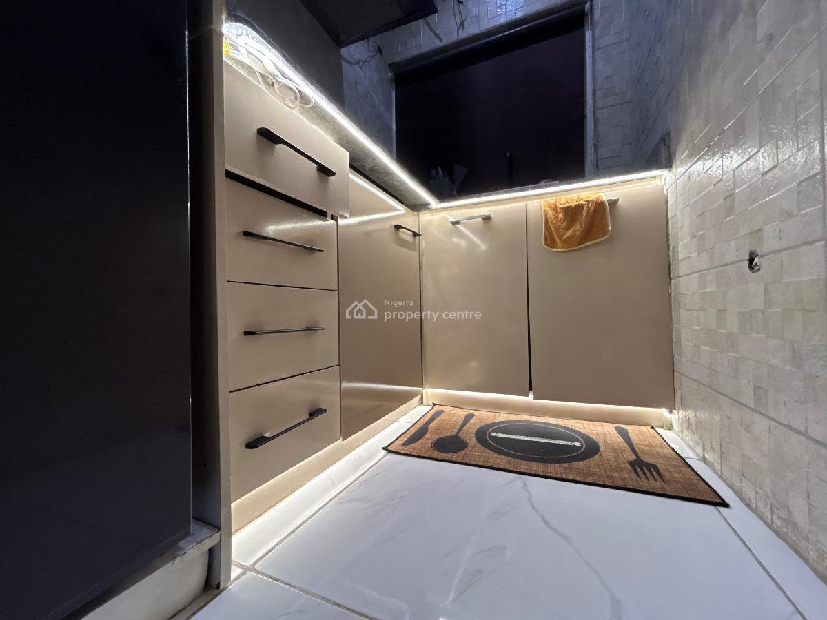 Beautiful One Bedroom Apartment with Pool, Gym and Lounge, Phase 1, Lekki, Lagos, Mini Flat (room and Parlour) Short Let