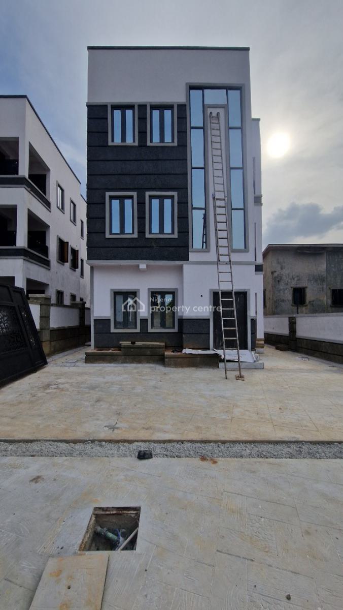 Luxury 3 Bedroom Apartment on 3 Floors, Kolapo Ishola Gra, Akobo, Ibadan, Oyo, Block of Flats for Sale