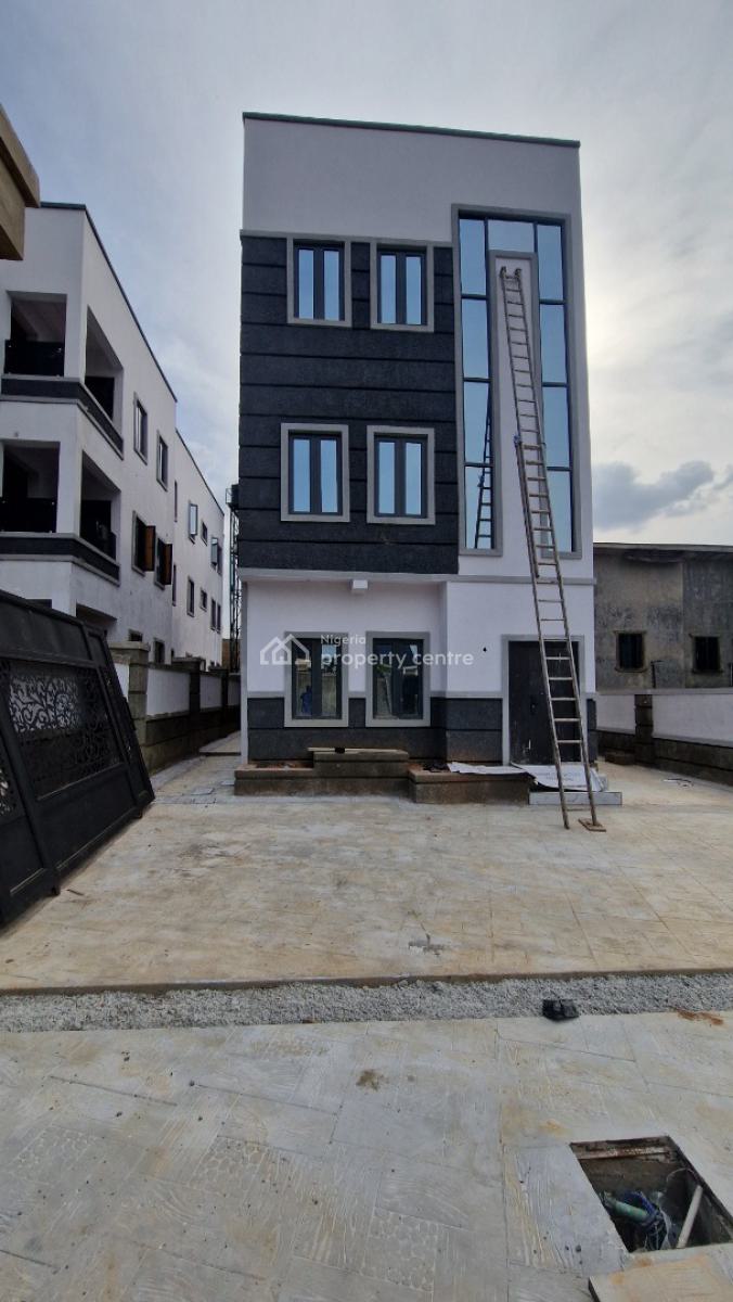 Luxury 3 Bedroom Apartment on 3 Floors, Kolapo Ishola Gra, Akobo, Ibadan, Oyo, Block of Flats for Sale