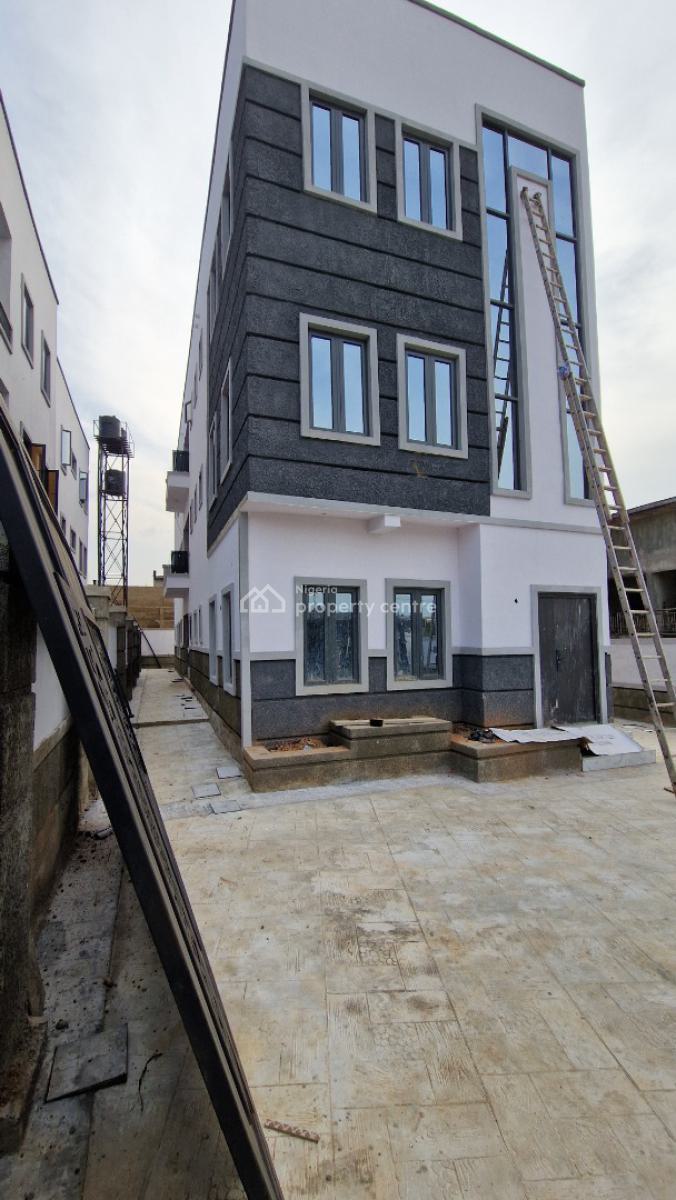 Luxury 3 Bedroom Apartment on 3 Floors, Kolapo Ishola Gra, Akobo, Ibadan, Oyo, Block of Flats for Sale